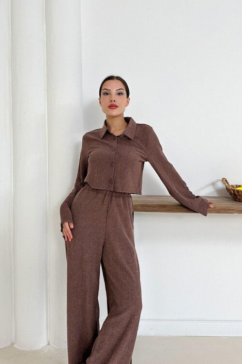 Kahverengi Düğme Detaylı Bluz Ve Salaş Pantolon Alt Üst Örme Kumaş Takım BCHN-254000