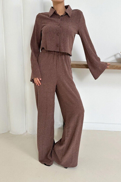 Kahverengi Düğme Detaylı Bluz Ve Salaş Pantolon Alt Üst Örme Kumaş Takım BCHN-254000
