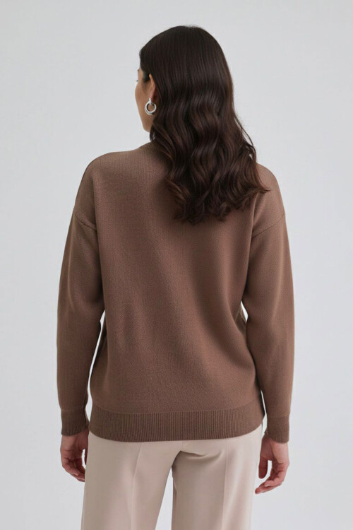 Kahverengi Düğmeli Kalp Nakışlı Kışlık Triko Hırka BCVL-25T3245