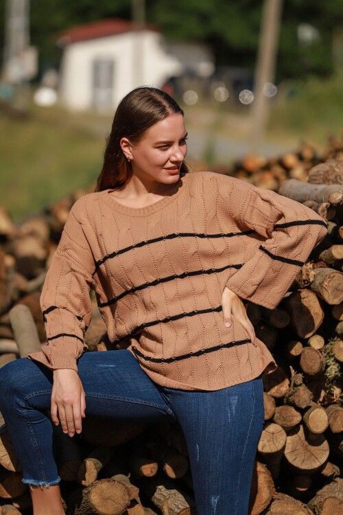 Kahverengi Geniş Yaka Saç Örgü Motifli Çizgili Kışlık Triko Kazak BCES-253013