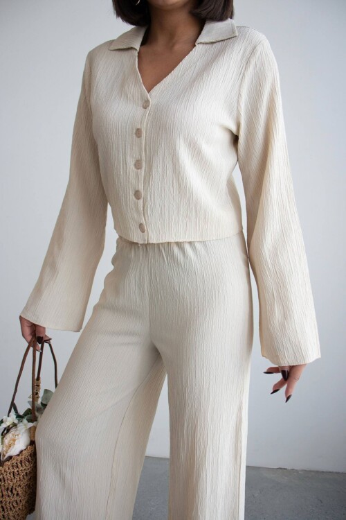 Krem Geniş Kol Düğme Detaylı Yakalı Bluz Ve Palazzo Pantolon Alt Üst Takım BCHN-2626136