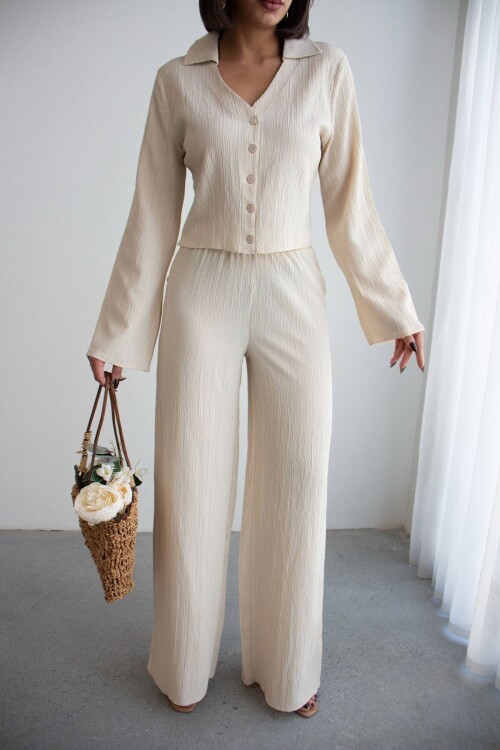 Krem Geniş Kol Düğme Detaylı Yakalı Bluz Ve Palazzo Pantolon Alt Üst Takım BCHN-2626136