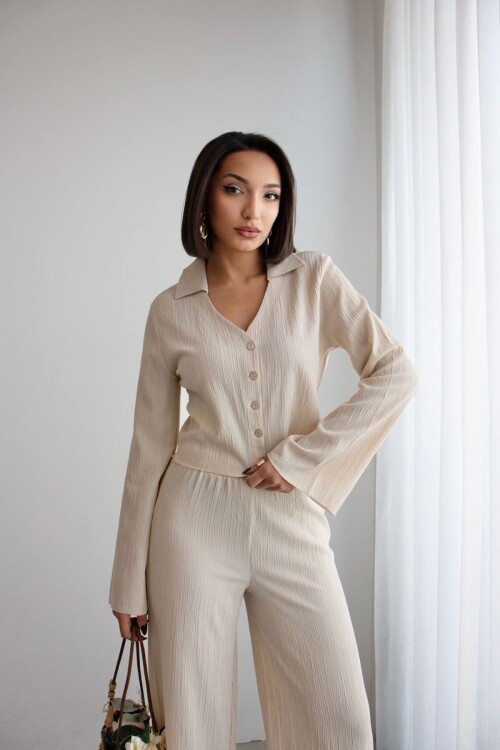 Krem Geniş Kol Düğme Detaylı Yakalı Bluz Ve Palazzo Pantolon Alt Üst Takım BCHN-2626136