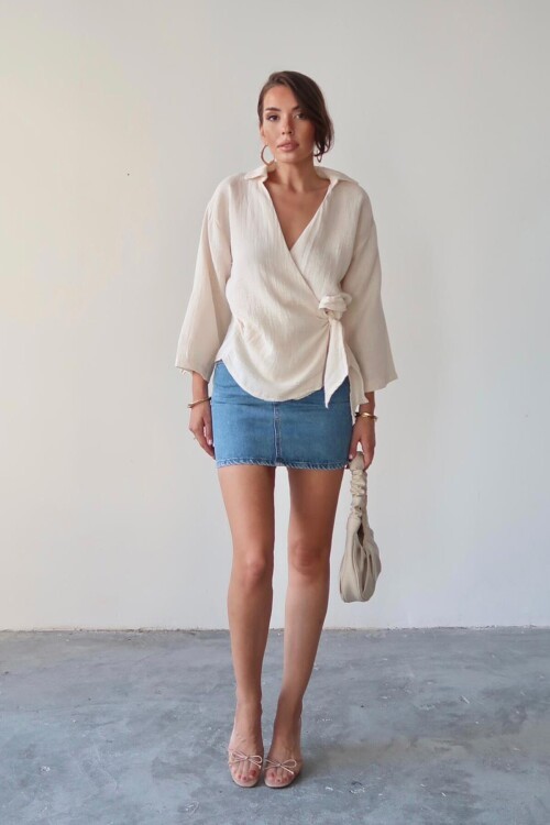 Krem Kruvaze Yaka Bağlamalı Müslin Bluz BCRU-261302