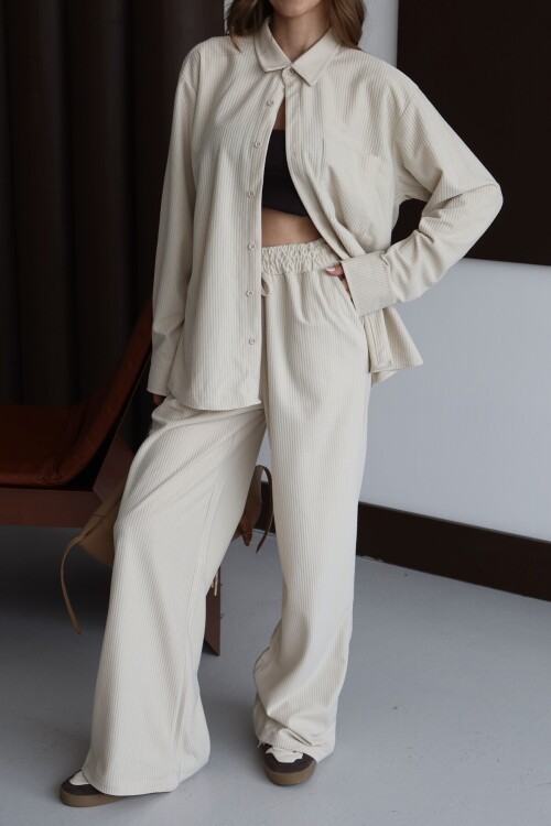 Krem Oversize Düğmeli Cepli Rahat Kesim Dokulu Uzun Kollu Gömlek BCRU-261311