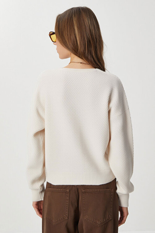 Krem Yıldız Düğmeli Triko Hırka BCVL-25T500