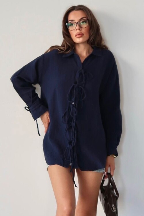 Lacivert Düğme Detaylı Bağlamalı Müslin Gömlek BCRU-261295