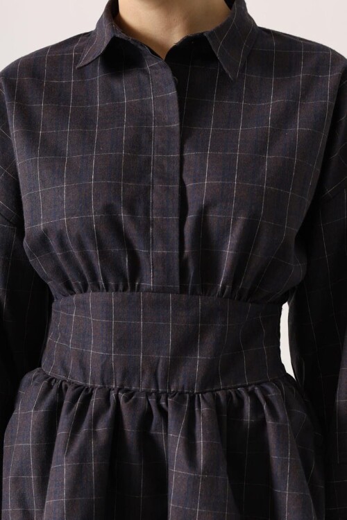 Lacivert Gömlek Yaka Geniş Manşetli Bağlama Detayli Mini Dokuma Elbise BCRY-261279