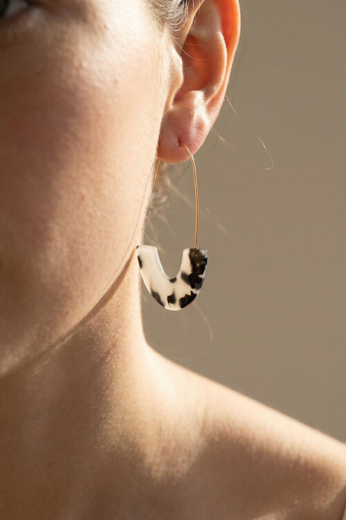 Leopar Desenli Akrilik Sallantılı Kadın Küpe BCYJ-251030