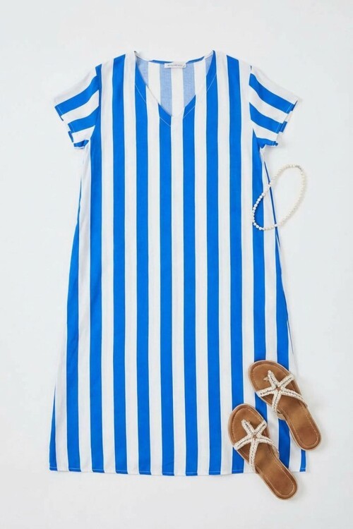 Mavi V Yaka Kısa Kollu Rahat Kesim Elbise