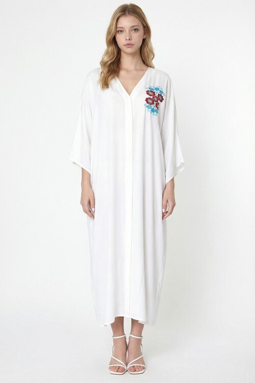 Beyaz Nakış İşlemeli Maxi Boy Dokuma Viscon Elbise
