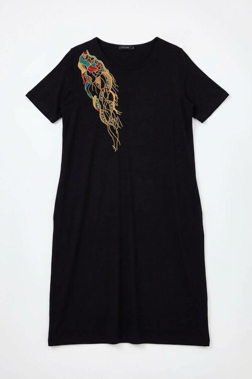 Siyah Nakış İşlemeli Örme Viscon Elbise