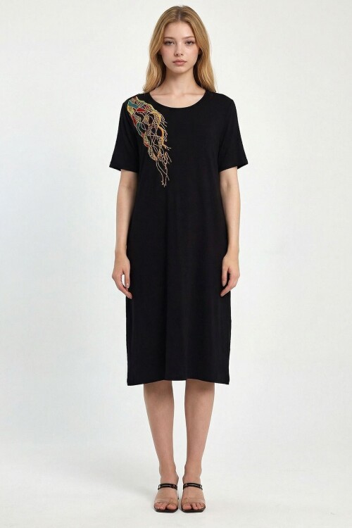 Siyah Nakış İşlemeli Örme Viscon Elbise