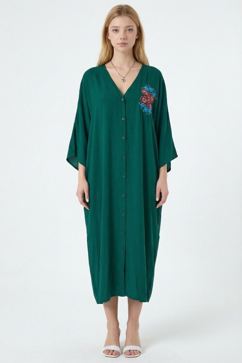 Zümrüt Yeşili Nakış İşlemeli Maxi Boy Dokuma Viscon Elbise