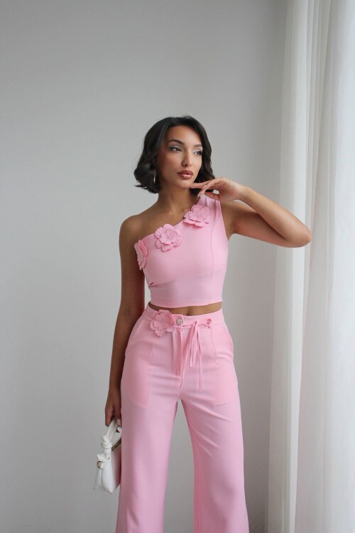 Pembe Aksesuar Detaylı Bluz Ve Pantolon Dokuma Alt Üst Takım BCHN-2526127