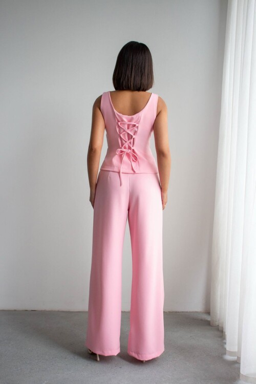 Pembe Brit Detaylı Kare Yaka Crep Bluz Ve Pantolon Alt Üst Takım BCHN-2626844