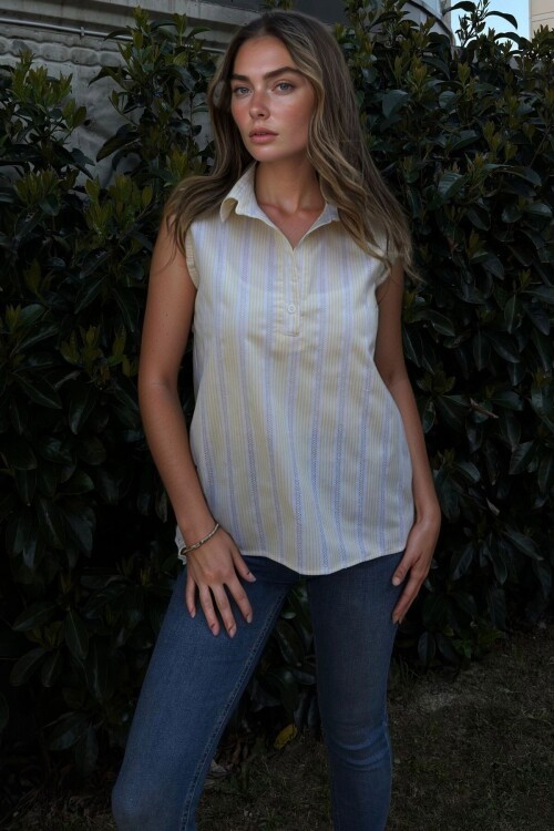 Sarı Kendinden Dokulu Yarım Patlı Kolsuz Bluz