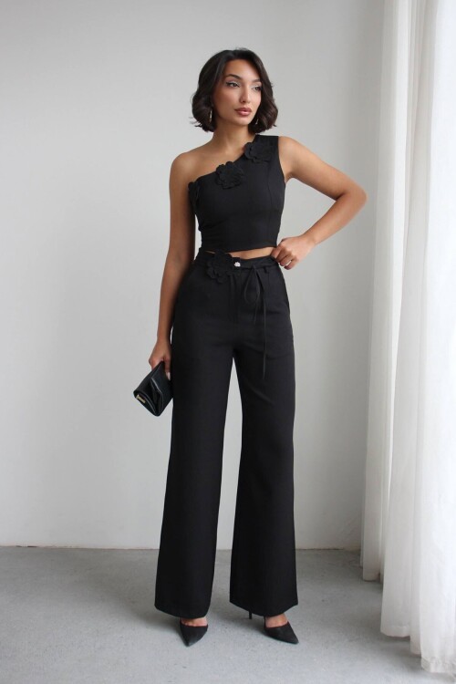 Siyah Aksesuar Detaylı Bluz Ve Pantolon Dokuma Alt Üst Takım BCHN-2526127