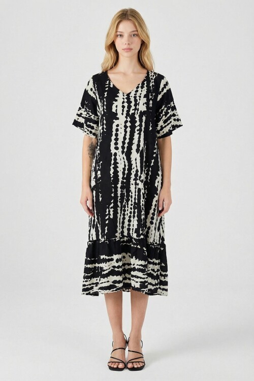 Siyah Batik Desenli V Yaka Eteği Volanlı Oversize Elbise