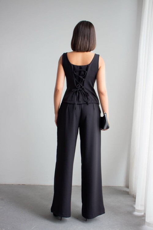 Siyah Brit Detaylı Kare Yaka Crep Bluz Ve Pantolon Alt Üst Takım BCHN-2626844