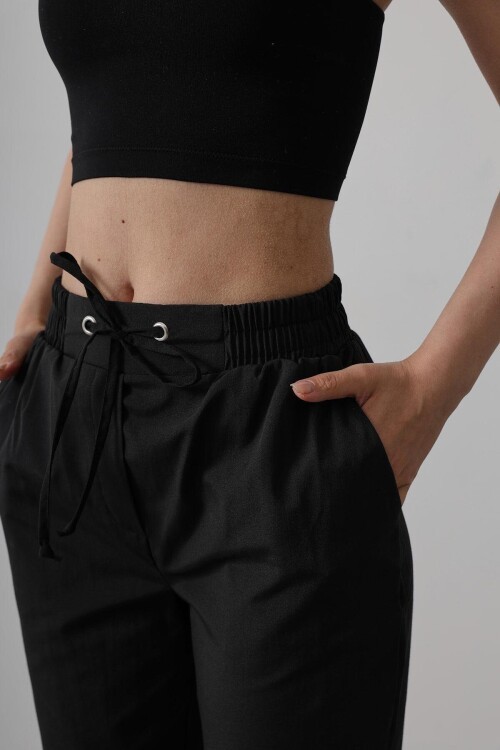 Siyah Çift Cepli Beli Lastikli Bağlama Detaylı Pantolon BCRY-261289