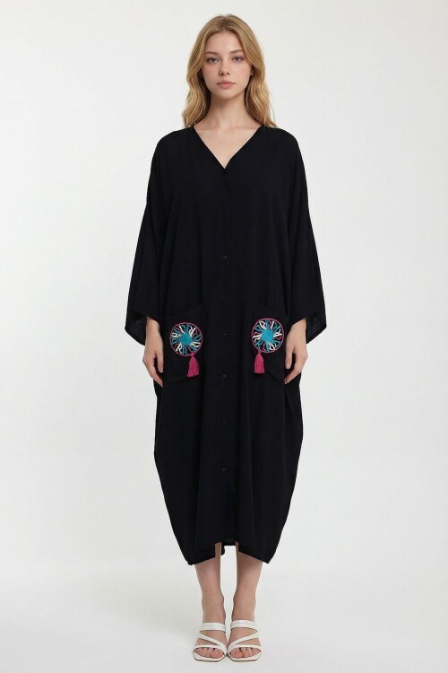 Siyah Çift Cepli Nakış İşlemeli Uzun Salaş Dokuma Gömlek Elbise