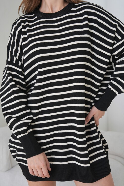 Siyah Çizgili Bisiklet Yaka Çizgili Triko Mini Elbise BCHPK-251240