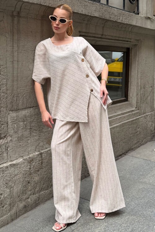 Siyah Çizgili Yandan Düğmeli Alt Üst Keten Takım 