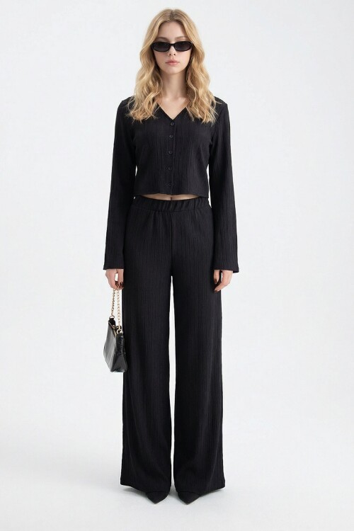 Siyah Geniş Kol Düğme Detaylı Yakalı Bluz Ve Palazzo Pantolon Alt Üst Takım BCHN-2626136