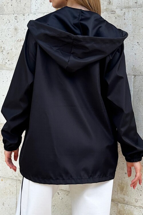 Siyah Kapüşonlu Fermuarlı Çift Cepli Yağmurluk Ceket BCHNV-261269