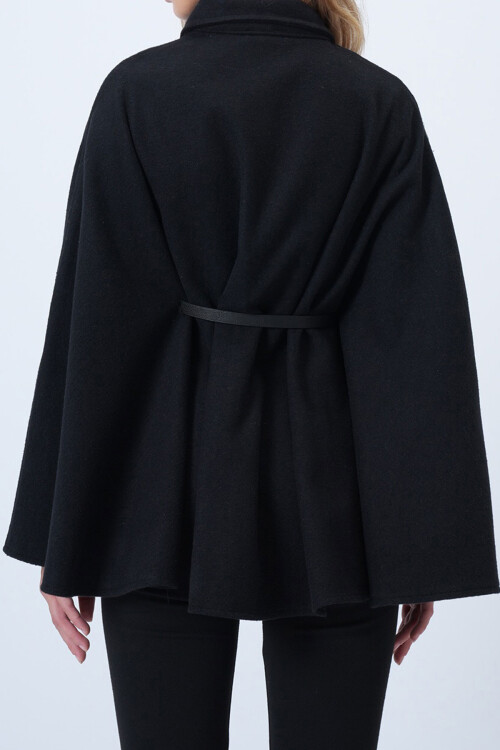 Siyah Kemer Detaylı Kaşe Pelerin Kaban BCHNV-251224