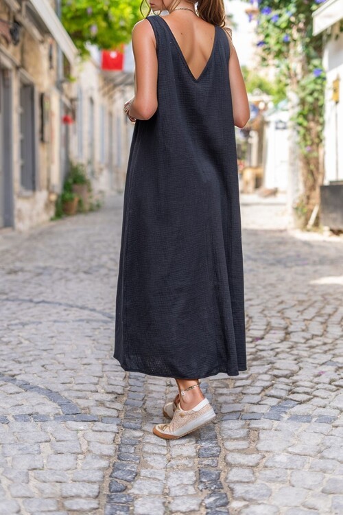 Siyah Müslin V Yaka Önden Yırtmaçlı Uzun Salaş Elbise