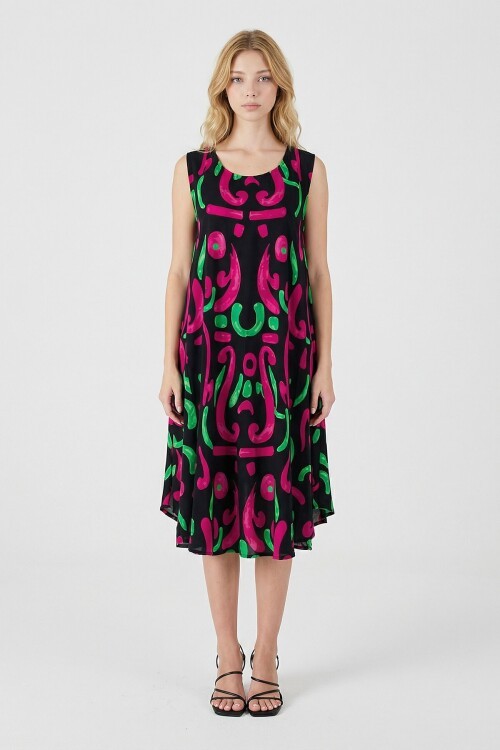 Siyah U Yaka Kolsuz Asimetrik Kesim Midi Boy Elbise