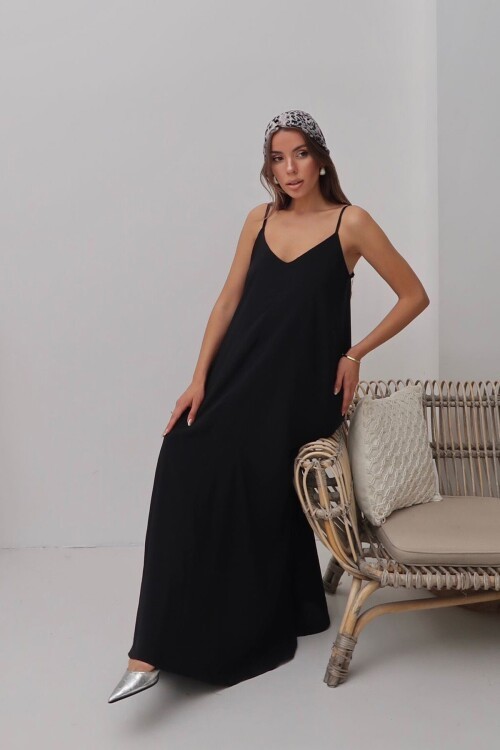 Siyah V Yaka Askılı Uzun Astarlı Salaş Elbise BCRU-261300