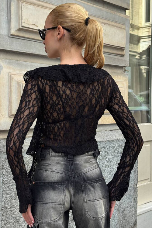 Siyah V Yaka Bağlamalı Önü Fırfırlı Tül Bluz BCHZCK-251264