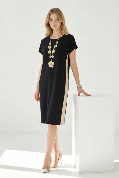 Siyah Yanları Beyaz Şeritli Modal Kumaş Elbise