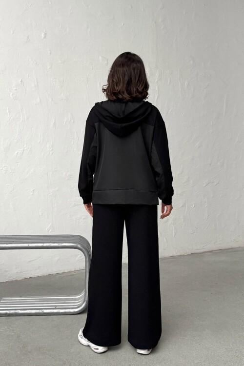 Siyah Yumuşak Dokulu Garnili Kapüşonlu Sweatshirt Ve Pantolon Alt Üst Takım BCHN-25261023