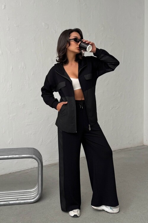 Siyah Yumuşak Dokulu Garnili Kapüşonlu Sweatshirt Ve Pantolon Alt Üst Takım BCHN-25261023