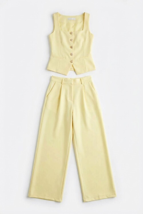 Tereyağ Sarısı Brit Detaylı Kare Yaka Crep Bluz Ve Pantolon Alt Üst Takım BCHN-2626844