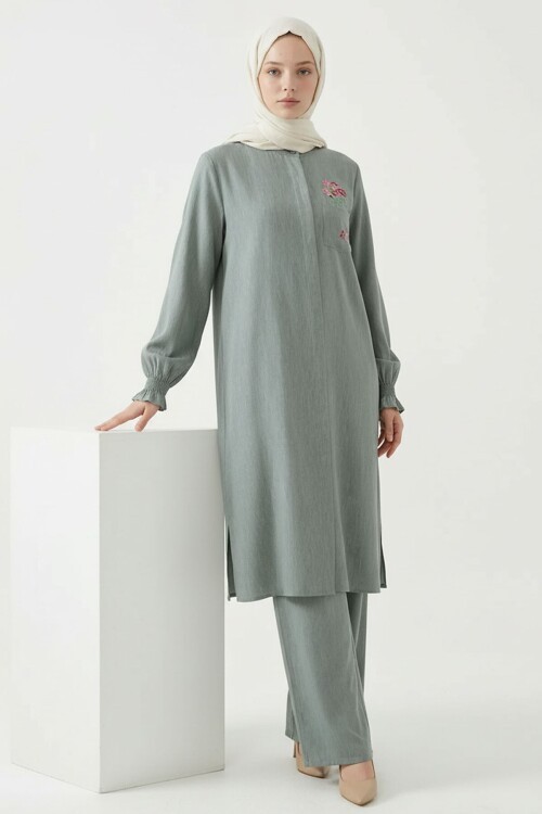 Çağla Yeşil Nakış Detaylı Tensel Tesettür Alt Üst Takım