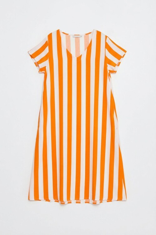 Turuncu V Yaka Kısa Kollu Rahat Kesim Elbise