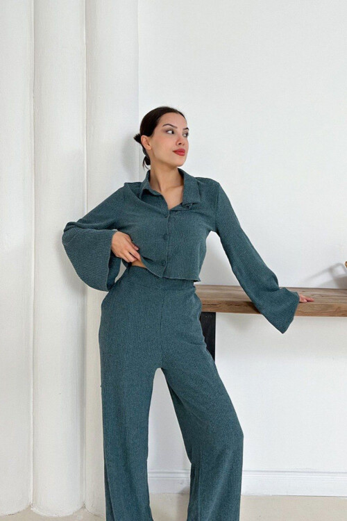 Yeşil Düğme Detaylı Bluz Ve Salaş Pantolon Alt Üst Örme Kumaş Takım BCHN-254000
