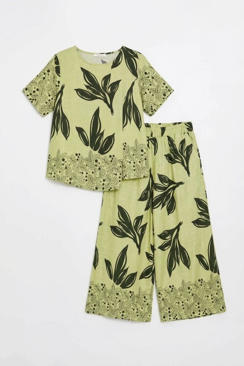 Zeytin Yeşili Yaprak Desenli Oversize Bluz Ve Bol Paça Pantolon Takım