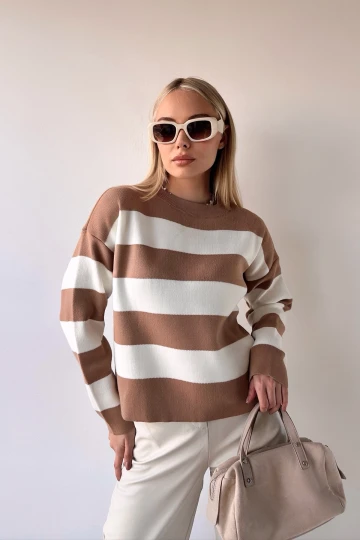 Bisküvi Bisiklet Yaka Çizgili Yumuşak Dokulu Basic Triko Kazak BC231035