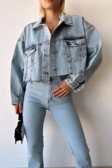 Buz Mavi Çift Cepli Lazer Kesim Yıkamalı Crop Denim Ceket