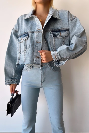 Buz Mavi Çift Cepli Lazer Kesim Yıkamalı Crop Denim Ceket