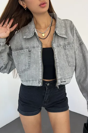 Gri Çift Cepli Fermuarlı Yıkamalı Crop Denim Ceket