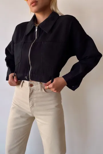 Siyah Çift Cepli Fermuarlı Yıkamalı Crop Denim Ceket