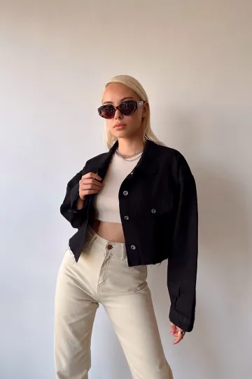 Siyah Çift Cepli Lazer Kesim Yıkamalı Crop Denim Ceket