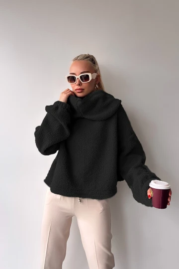 Siyah Geniş Yaka Welsoft Peluş Sweatshirt BC231022